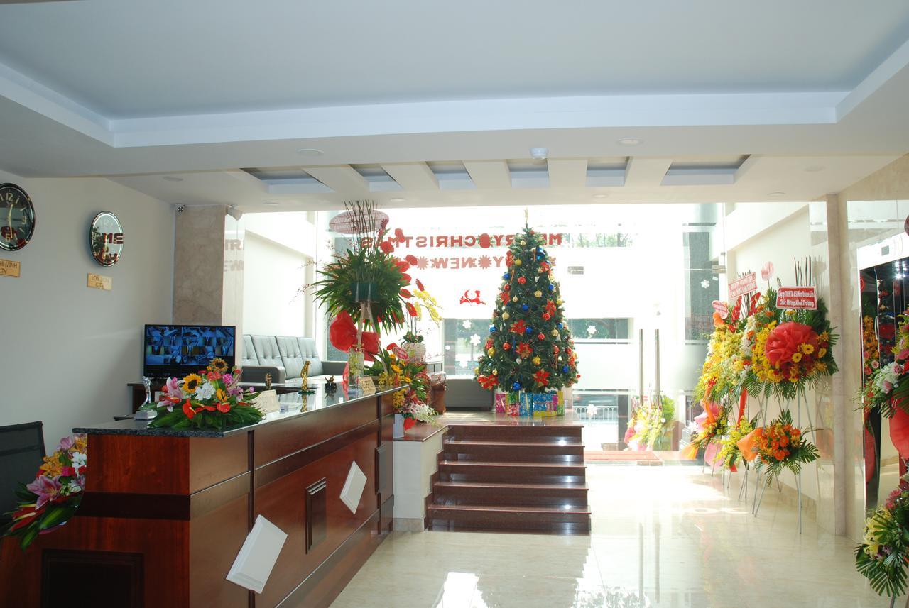 Khách sạn Golf Star